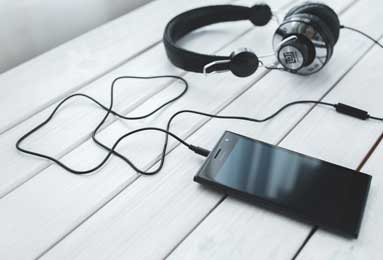 意甲知名媒体人：莱奥态度是关键，在球场上太散漫，后防核心加比亚表现越来越出色